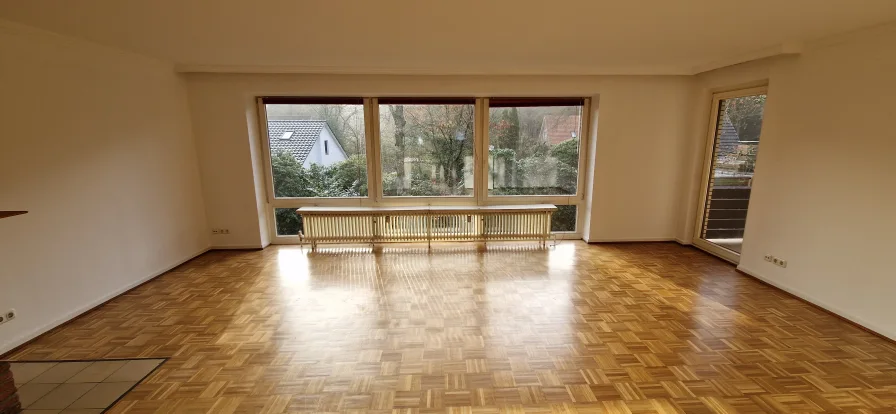 Wohnzimmer mit Panoramafenster