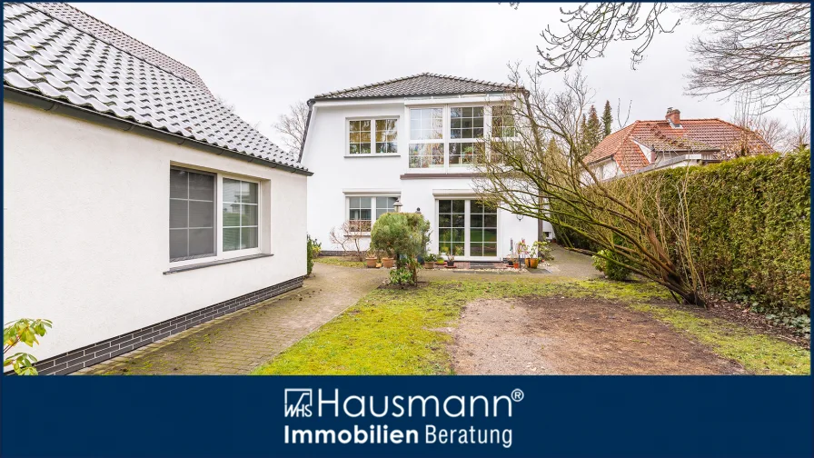 Hausansicht - Wohnung kaufen in Hamburg - Lichtdurchfluteter Wohngenuss in Hamburg-Niendorf!