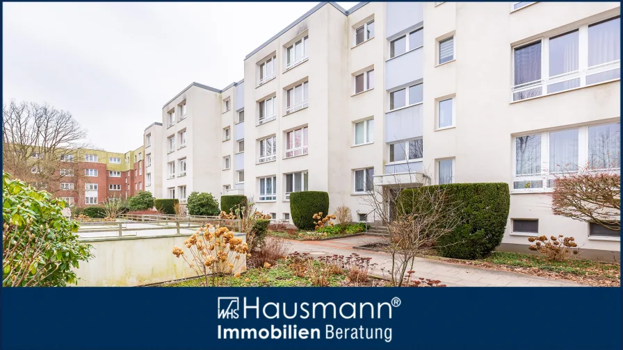 Hausansicht - Wohnung kaufen in Hamburg - KEINE Käufercourtage - Wohnen in der Endetage direkt am Naturschutzgebiet in Hamburg-Hummelsbüttel!