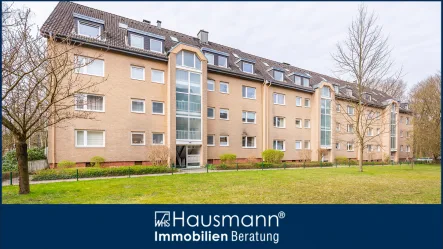 Hausansicht - Wohnung kaufen in Hamburg - Beliebte Wohnlage in kleiner Wohnstraße von Hamburg-Poppenbüttel!