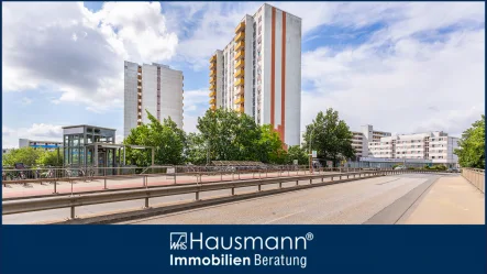 Hausansicht - Wohnung kaufen in Pinneberg - Kapitalanlage mit traumhaften Ausblick vor den Toren Hamburgs in Pinneberg-Thesdorf!