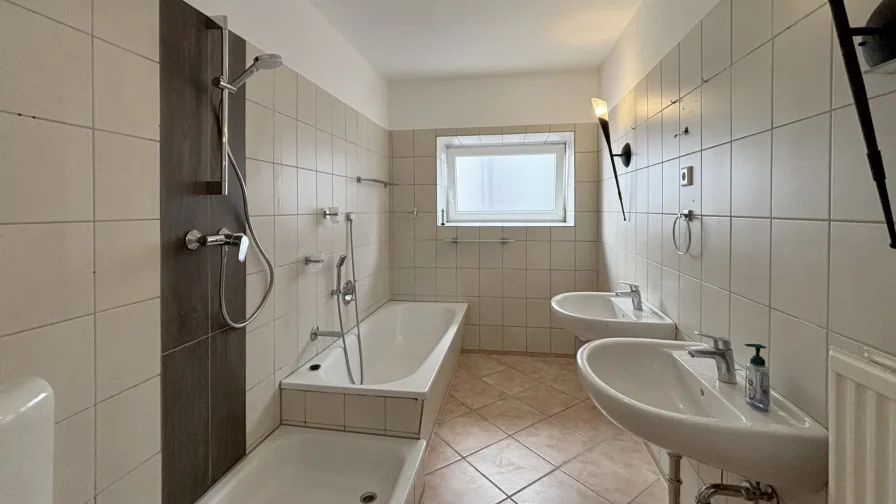 Badezimmer EG