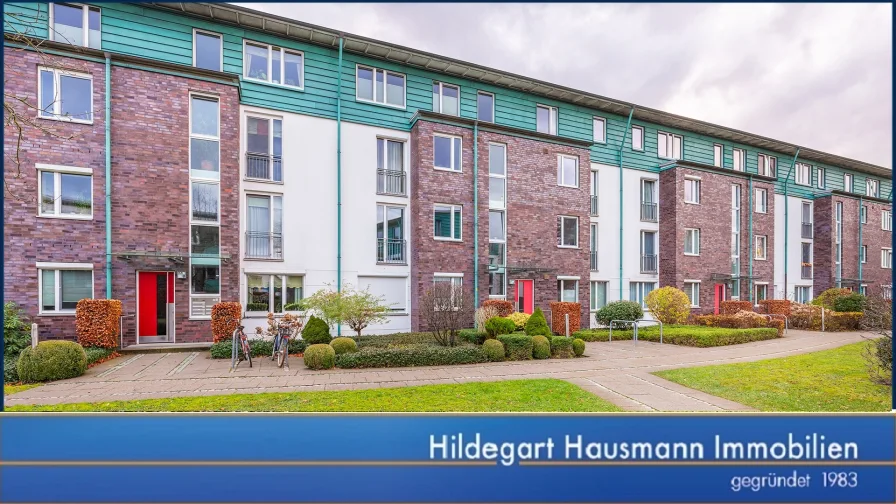 Hausansicht  - Wohnung mieten in Hamburg - Moderner Wohnflair unweit vom Tibarg in Hamburg-Niendorf!