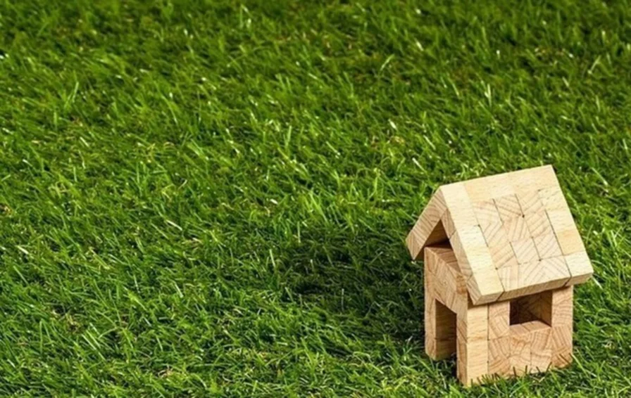 titel-front-meadow-house-generic - Grundstück kaufen in Berlin - 5 - 6 % Bruttoanfangsrendite: Komplettpreis bei 0,5 Mio. € für eine Doppelhaushälfte und Grundstück