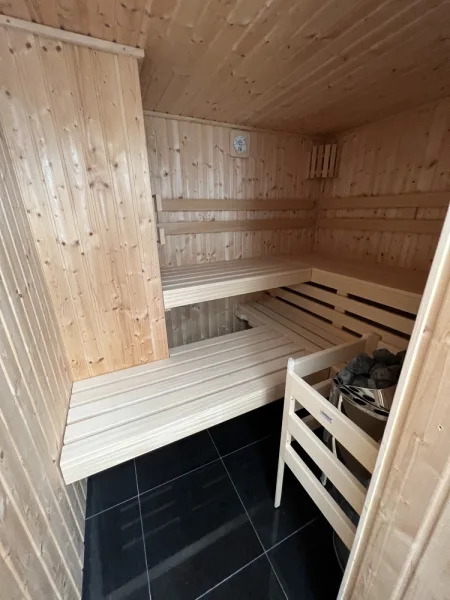 eigene Sauna 3. OG