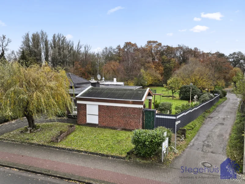 Hausansicht - Haus kaufen in Gronau (Westfalen) - ***STEGEHUIS GMBH*** Bungalow mit Hinter Bauland, in zentraler und ruhiger Lage von Gronau in direkte nähe der grenze