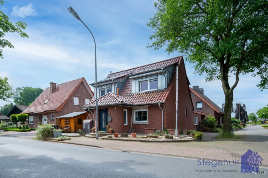 Hausansicht - Haus kaufen in Gronau (Westfalen) / Epe - ***STEGEHUIS GMBH*** Charmantes Einfamilienhaus in Gronau-Epe. RESERVIERT!!!