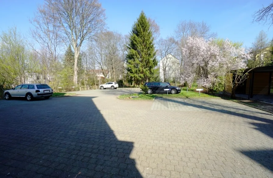 Parkplatz im Hof