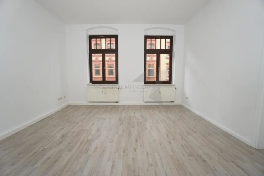 Wohnzimmer - Wohnung mieten in Zwickau - Romantische Altbau-3-Raum-Balkon-Wohnung nahe der Zwickauer Innenstadt