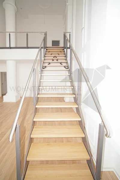 Treppe zur Galerie