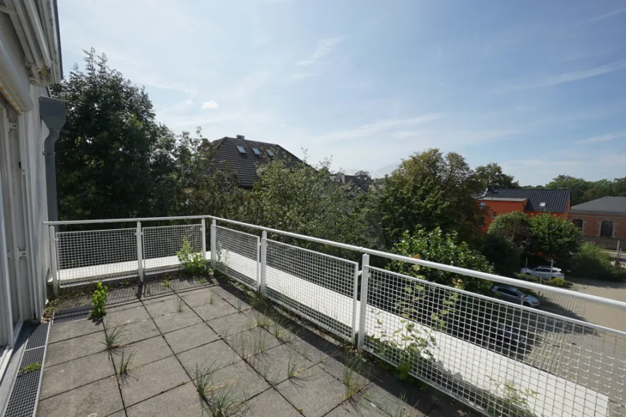 Dachterrasse - Wohnung mieten in Zwickau - Geräumige, helle 2-Raum-Wohnung mit Dachterrasse