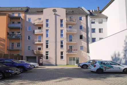 Objektansicht Hofseite - Garage/Stellplatz mieten in Chemnitz - Außenstellplatz im Chemnitzer Zentrum