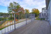 Balkon und grüner Ausblick