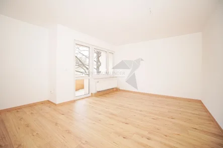 Wohnzimmer - Wohnung mieten in Chemnitz - Moderne 3-Raum-Wohnung mit Balkon und Tageslichtbad