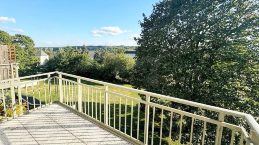 Balkon - Wohnung mieten in Chemnitz / Ebersdorf - Sonnige 3 Raum-Wohnung mit Balkon und Tageslichtbad in Chemnitz-Ebersdorf