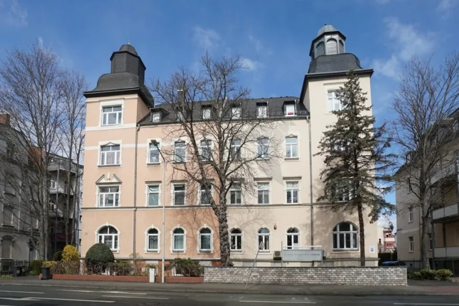 Außenansicht - Wohnung mieten in Zwickau - Geräumige 4-Raum-Hochparterre-Wohnung mit Balkon