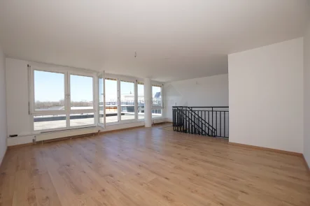 Wohnzimmer - Wohnung mieten in Zwickau - Maisonette-Wohnung mit Loggia und großer Dachterrasse !!!