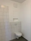 WC mit seitlichem Platz fu╠êr Rollstuhl