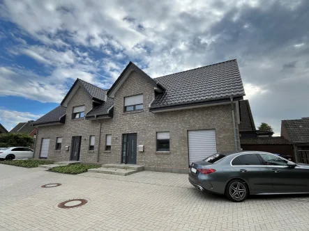  - Haus kaufen in Hörstel - Jetzt KFW-Fördermittel sichern: Energieeffiziente Doppelhaushälfte im KfW-40-Standard (1)