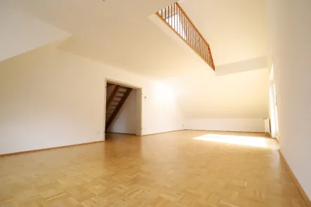 Wohnen - Wohnung kaufen in Frankfurt - Galeriewohnung mit großem Balkon in super Zentrallage!