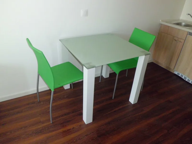 Esstisch mit 2 Stühlen 