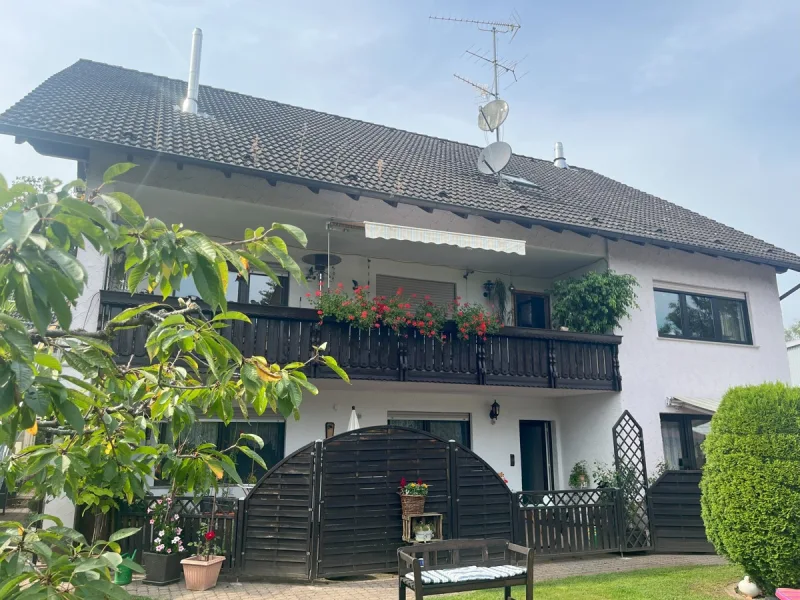 Außen - Wohnung kaufen in Kleinkahl - Familienglück! Zwei große Wohnungen mit tollem Garten vor den Toren Aschaffenburgs