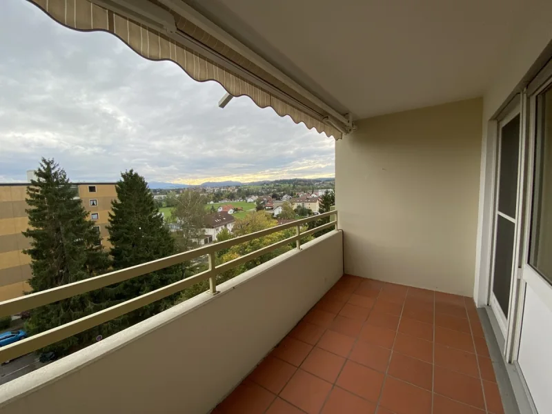 mit elektrischer Markise - Wohnung kaufen in Durach - Gepflegte 1-Zimmer-Wohnung mit Weitblick!Genießen Sie die Aussicht in Durach bei Kempten!
