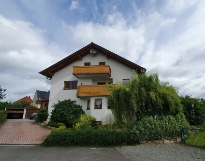 Ansicht - Wohnung kaufen in Michelau in Oberfranken / Schwürbitz - Gepflegte Erdgeschosswohnung mit Gartenanteil und Garage in Schwürbitz