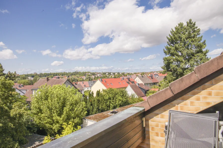 Aussicht - Wohnung kaufen in Schweinfurt - Maisonettewohnung mit Dachterrasse und grandioser Fernsicht in begehrter Lage von Schweinfurt