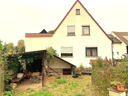 Ansicht - Haus kaufen in Waldsachsen - Gemütliches Einfamilienhaus mit Doppelgarage in Waldsachsen/Rödental