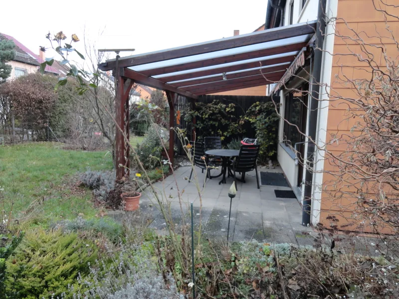 überdachte Terrasse