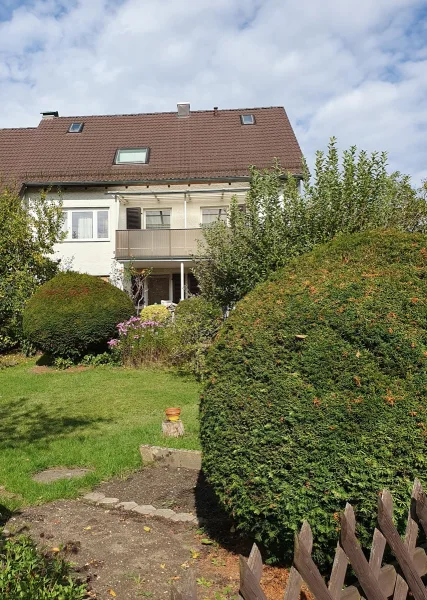 Ansicht - Haus kaufen in Bayreuth - Zweifamilienhaus mit ausgebautem Dachgeschoss direkt in Bayreuth