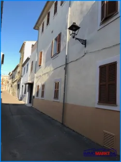 Haus aussen gut - Haus kaufen in Muro - ***Stadthaus mit drei Wohnungen in Muro auf Mallorca zu verkaufen***