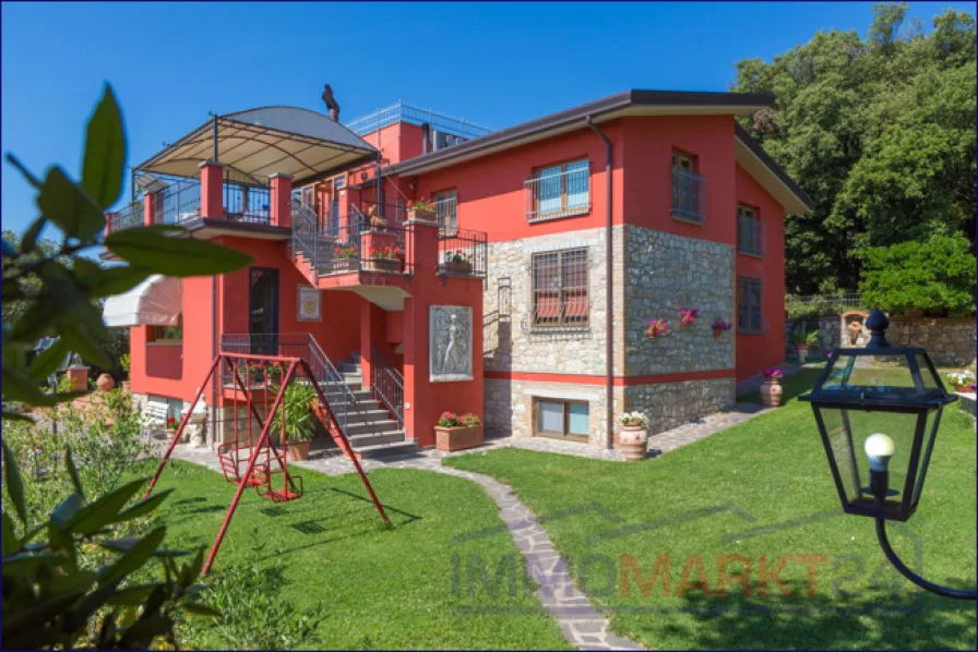  - Haus kaufen in Perugia - ***Schöne, gepflegte Villa mit großem angelegten Außenbereich, in Umbrien***