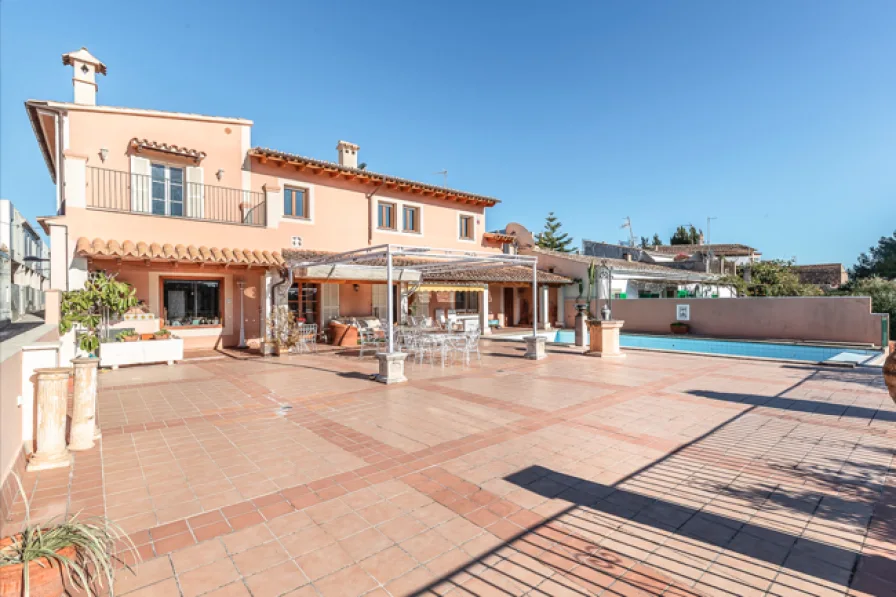  - Haus kaufen in Palma de Mallorca - Klassisches mallorquinisches Herrenhaus mit Pool in Son Rapinya Mallorca zu verkaufen