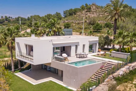  - Haus kaufen in Orihuela Costa - Luxusvillen mit 3 Schlafzimmern, 3 Bädern, Gäste-WC, Klimaanlage und Privatpool in der fantastischen Golfanlage Las Colinas