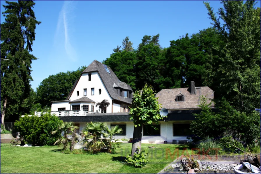 Hinteransichtneue - Haus kaufen in Hennef (Sieg) - Geschichtsträchtiges Anwesen mit viel Potenzial