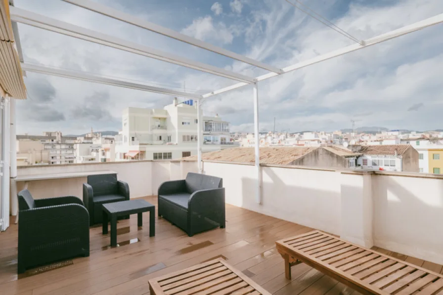  - Wohnung kaufen in Palma de Mallorca - Mallorca neu renoviertes Penthouse in guter Lage von Palma mit wunderbarer großzügiger Terrasse