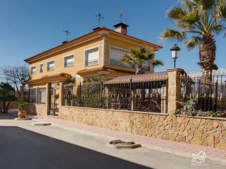  - Haus kaufen in La Murada - Hervorragende Gelegenheit! Preis reduziert um 20%! Luxuriöse, rustikale Villa im mediterranen Stil mit 4 Schlafzimmern, doppeltem Wohnzimmer, Kamin