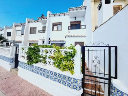  - Haus kaufen in Torrevieja - Reihenhaus in gepflegter Siedlung am Stadtrand