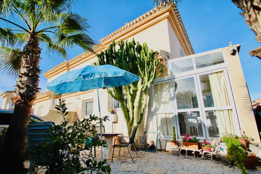  - Haus kaufen in Orihuela Costa - Reiheneckhaus mit 3 Schlafzimmern in Playa Flamenca