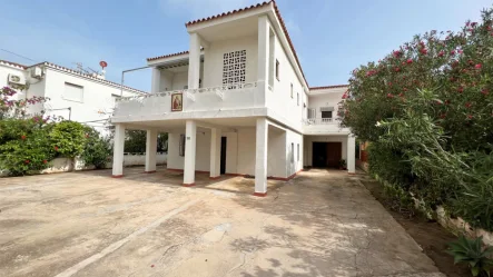  - Haus kaufen in Denia - Villa in 1. Meerlinie mit Strandzugang und 3 separaten Wohneinheiten.