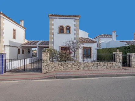  - Haus kaufen in Algorfa - Attraktive Villa im Ibiza Style in bester Lage