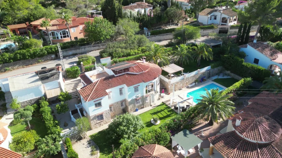  - Haus kaufen in Denia - Top Villa mit Meerblick, zwei Wohneinheiten, Pool, Tourismuslizenz und vielem mehr