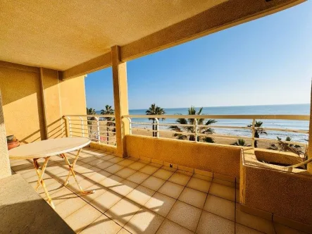  - Wohnung kaufen in La Mata - Appartement mit 3 Schlafzimmern und 2 Bädern in erster Linie am Strand