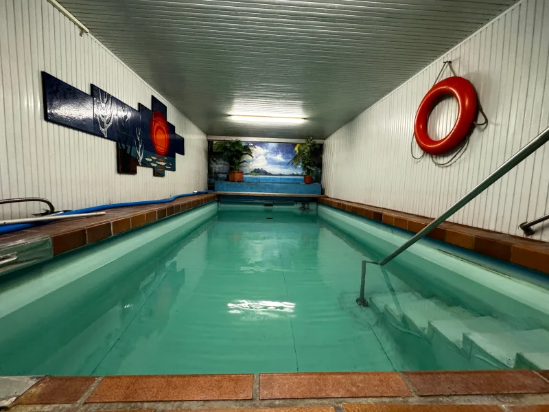 Indoor -Pool