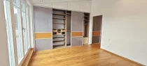 Schlafzimmer mit Einbauschrank