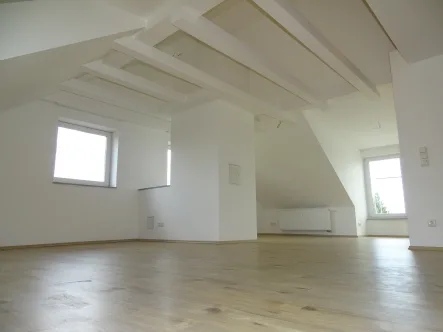 Herzlich Willkommen! - Wohnung mieten in Augsburg - Moderne 3,5 Zimmer-Dachgeschosswohnung in Augsburg-Hochzoll!