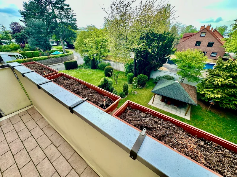 Aussicht vom Balkon - Wohnung kaufen in Hannover - RUDNICK bietet RUHEOASE in Alt-Wettbergen mit Fernsicht