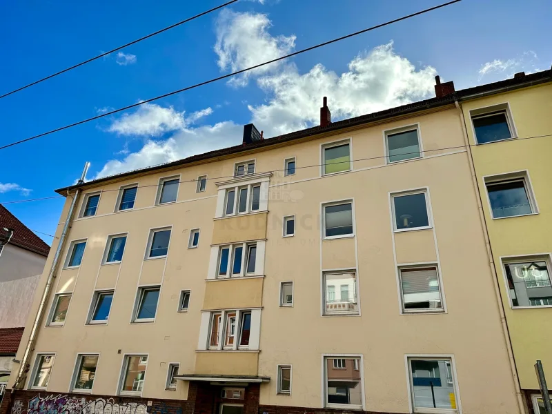 Haus Vorderseite - Wohnung kaufen in Hannover - RUDNICK bietet GEPFLEGT, RUHIG und PROVISIONSFREI , schöne 2-Zimmer-Wohnung in der List